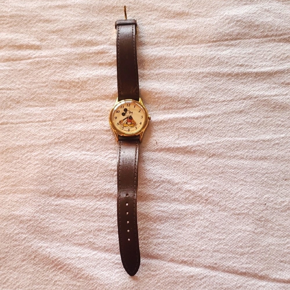 Lorus Mickey Mouse Movement Brown Leather‎ Spiedel Strap Watch with Gold Accents